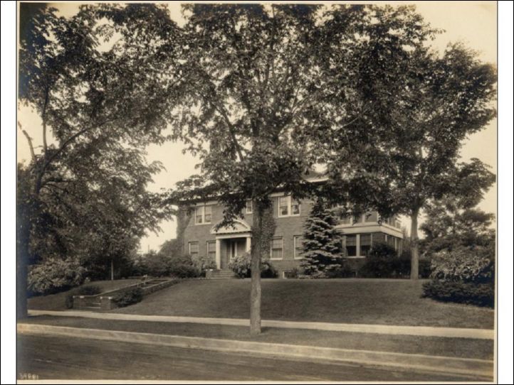 319 4415 Fremont 1930s